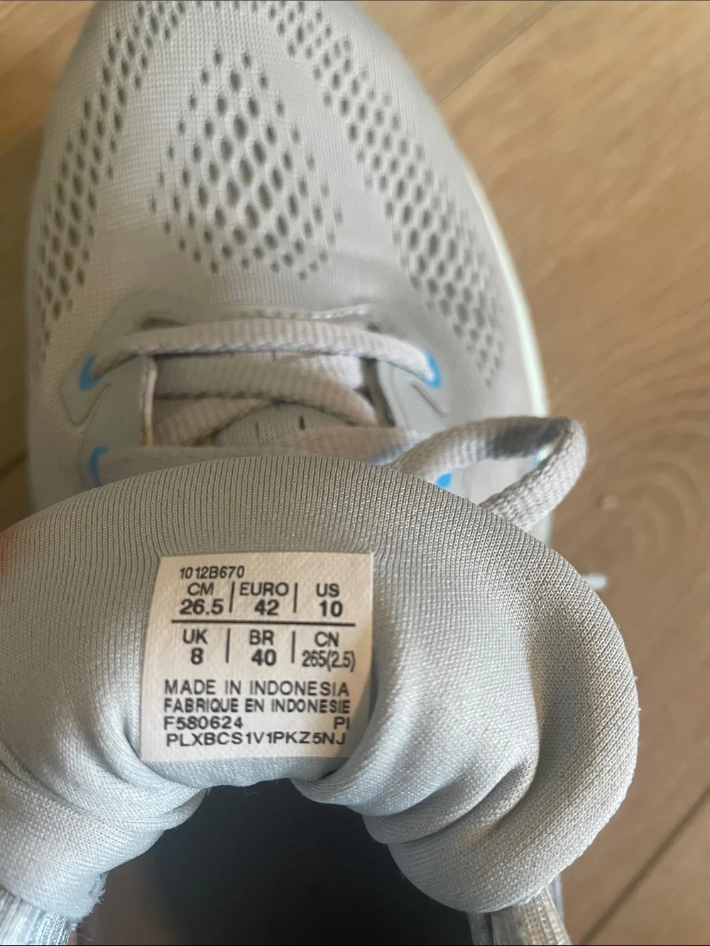 Asics Gel-Kayano 31 Light Gray Running Shoes with Blue Accents